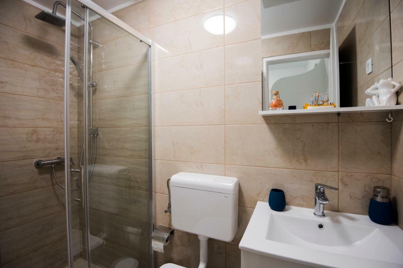 Ibis Your Cosy Oasis With Private Parking And Patio Split Dış mekan fotoğraf