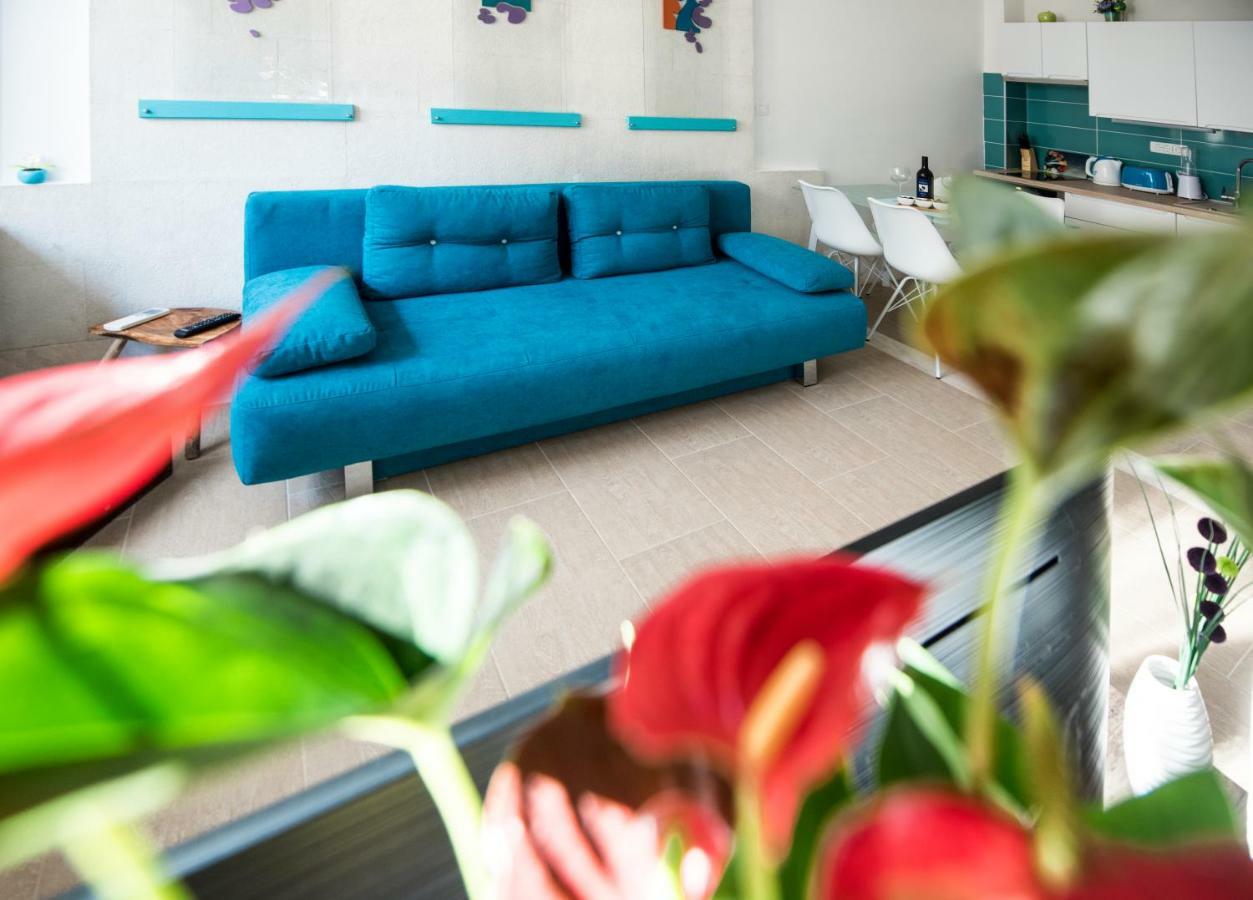 Ibis Your Cosy Oasis With Private Parking And Patio Split Dış mekan fotoğraf