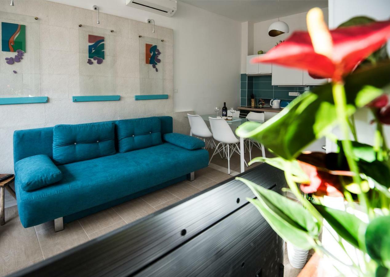 Ibis Your Cosy Oasis With Private Parking And Patio Split Dış mekan fotoğraf