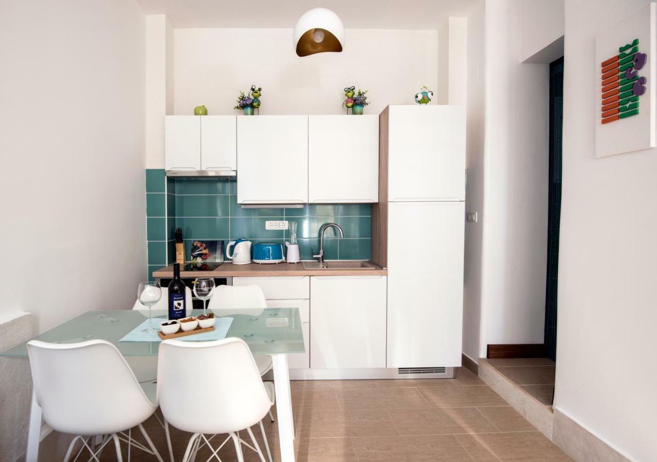 Ibis Your Cosy Oasis With Private Parking And Patio Split Dış mekan fotoğraf