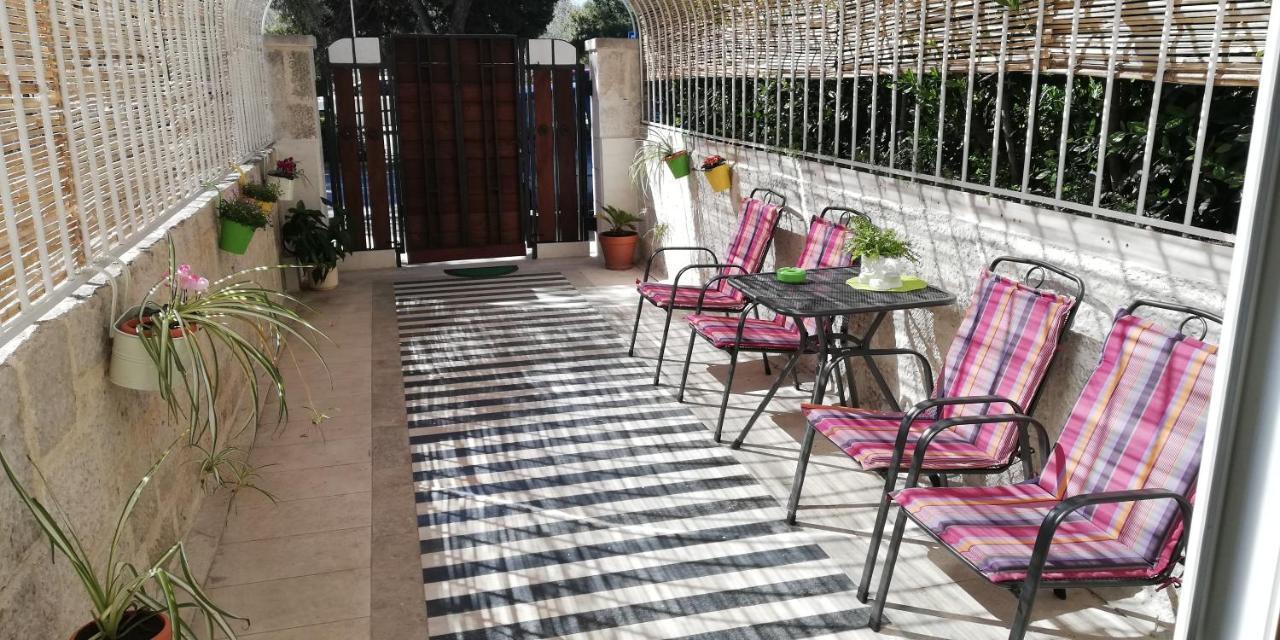 Ibis Your Cosy Oasis With Private Parking And Patio Split Dış mekan fotoğraf